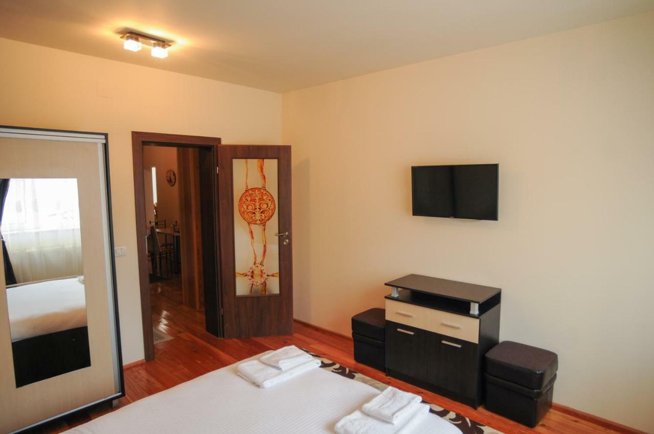 Apartamento Casa Di Luca Braşov Exterior foto