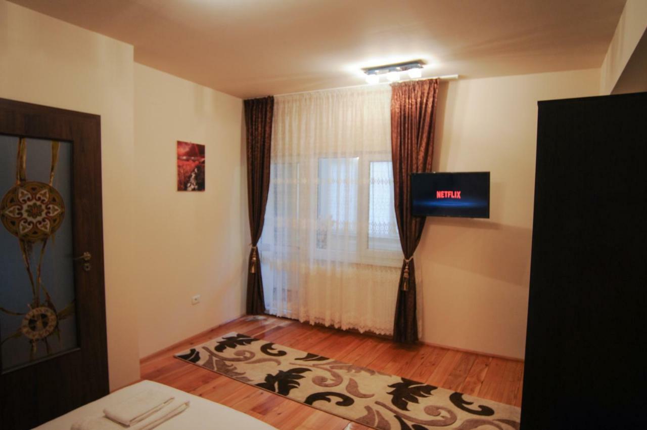 Apartamento Casa Di Luca Braşov Exterior foto